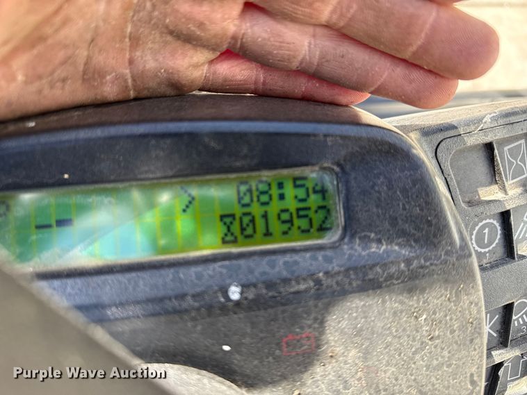 image for item DZ5236 Yale GLC050VXNEAE085 forklift