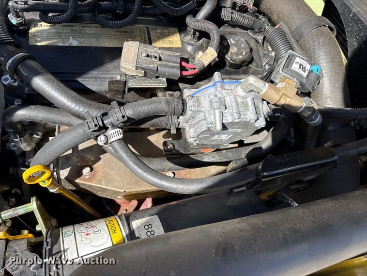 image for item DZ5236 Yale GLC050VXNEAE085 forklift