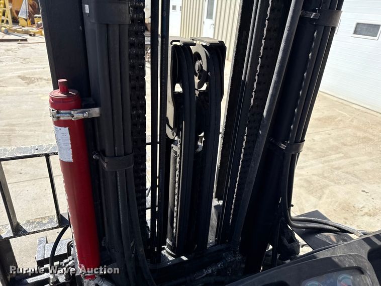 image for item DZ5239 Yale GLP120MJNGBE108 forklift