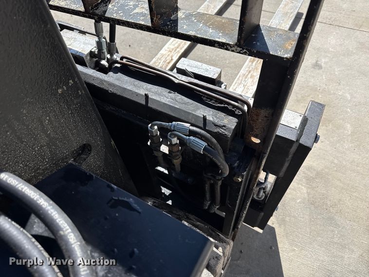 image for item DZ5239 Yale GLP120MJNGBE108 forklift