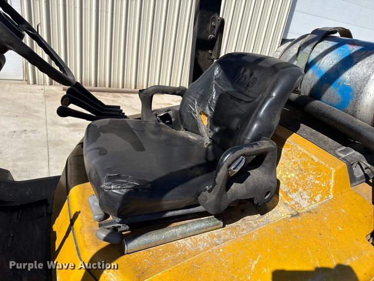 image for item DZ5239 Yale GLP120MJNGBE108 forklift