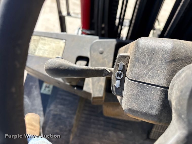 image for item DZ5239 Yale GLP120MJNGBE108 forklift