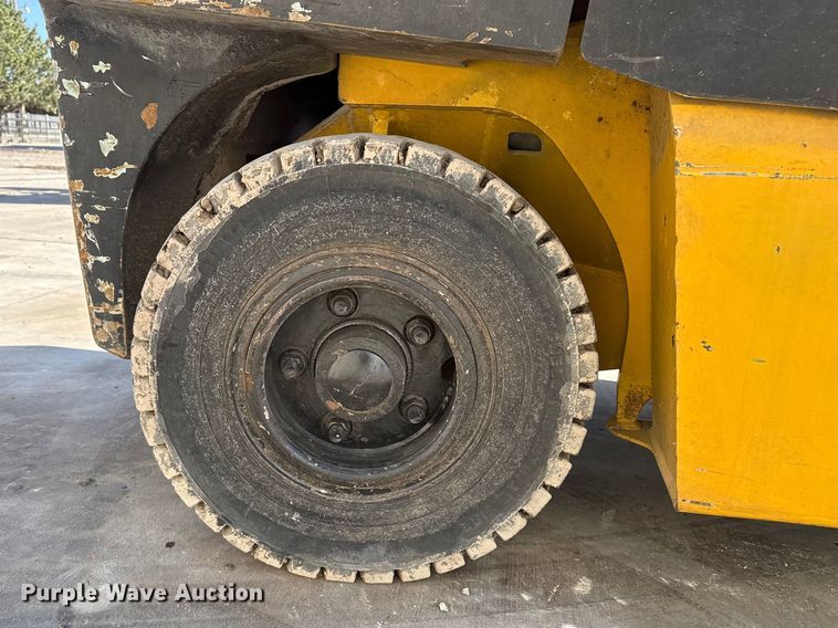 image for item DZ5239 Yale GLP120MJNGBE108 forklift