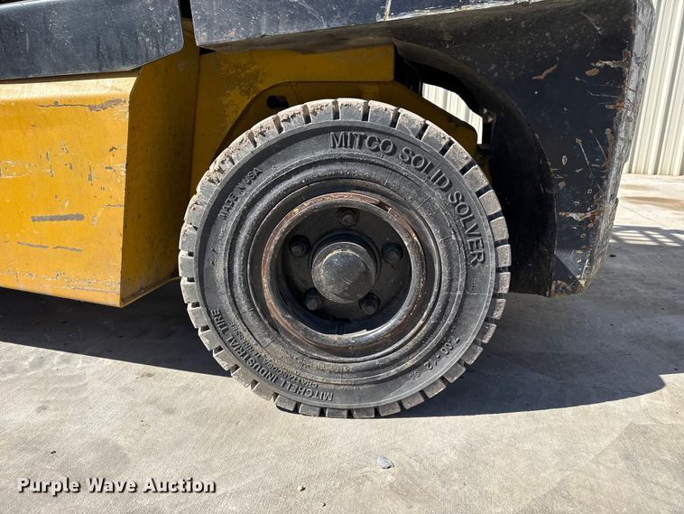 image for item DZ5239 Yale GLP120MJNGBE108 forklift