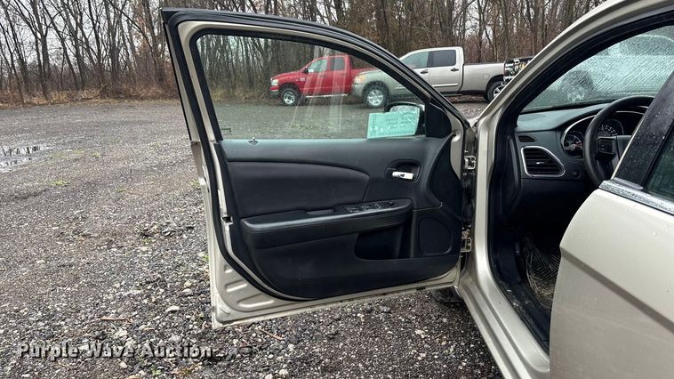 image for item EA4470 2013 Chrysler 200 