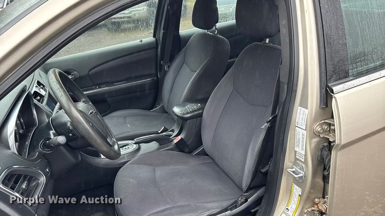 image for item EA4470 2013 Chrysler 200 