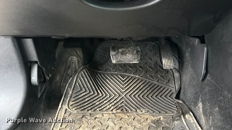 image for item EA4470 2013 Chrysler 200 