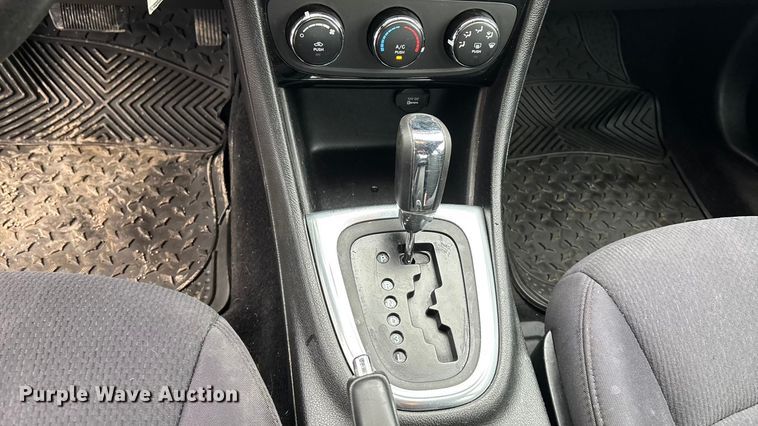 image for item EA4470 2013 Chrysler 200 