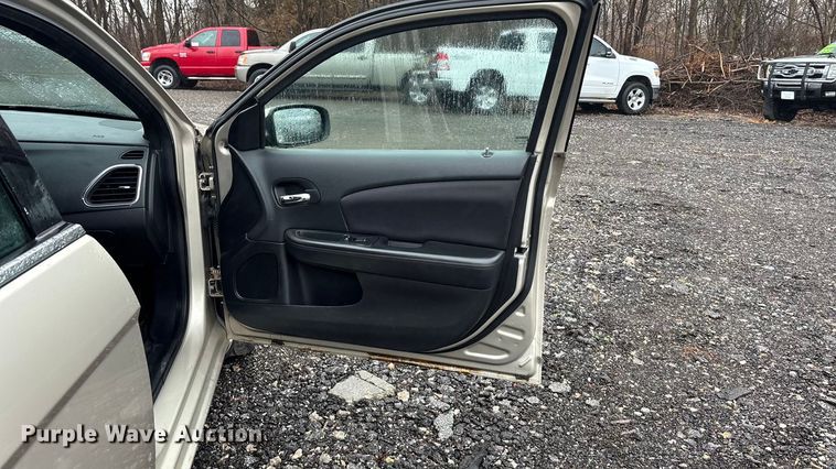 image for item EA4470 2013 Chrysler 200 