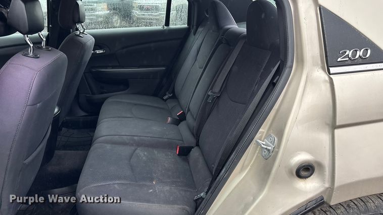 image for item EA4470 2013 Chrysler 200 