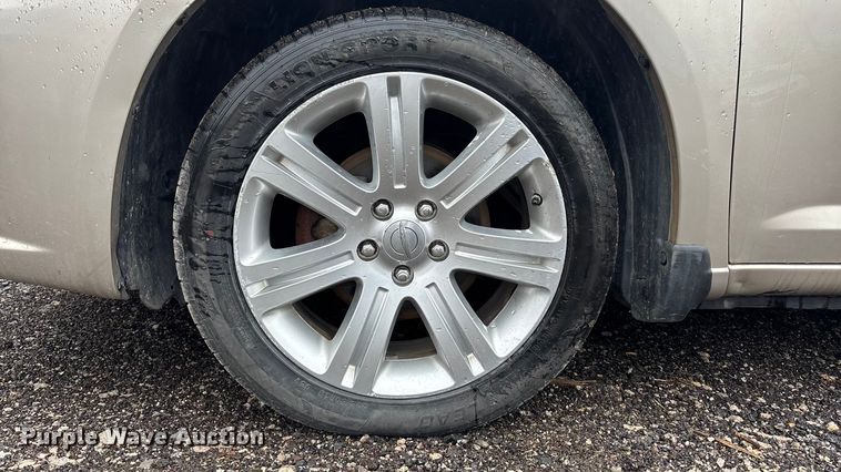 image for item EA4470 2013 Chrysler 200 