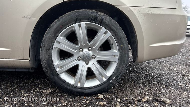 image for item EA4470 2013 Chrysler 200 