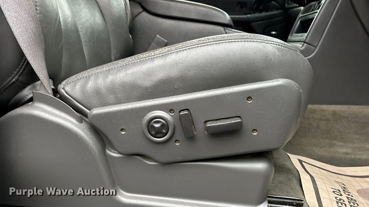 image for item EA4475 2005 GMC Sierra 1500 Crew Cab pickup truck