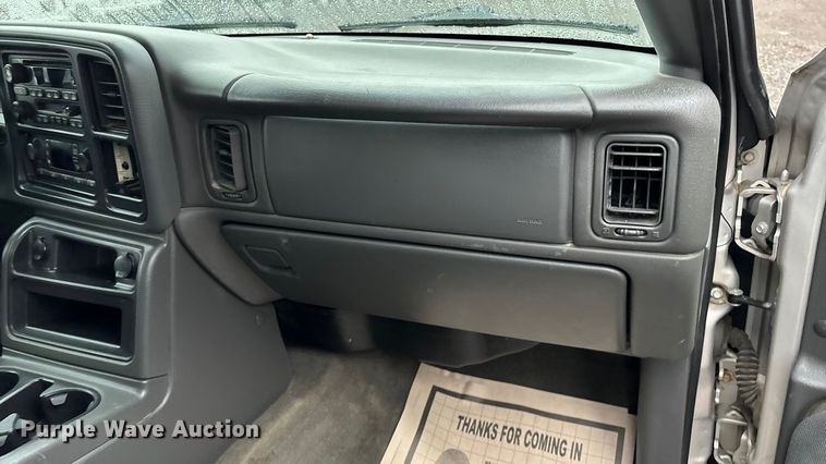 image for item EA4475 2005 GMC Sierra 1500 Crew Cab pickup truck