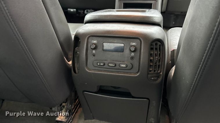 image for item EA4475 2005 GMC Sierra 1500 Crew Cab pickup truck