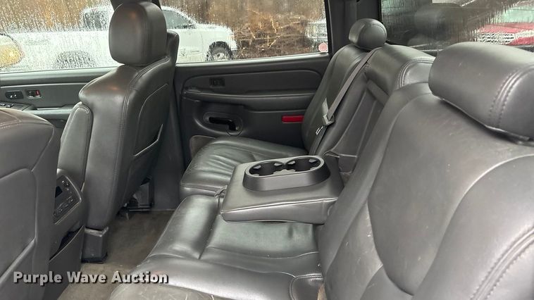 image for item EA4475 2005 GMC Sierra 1500 Crew Cab pickup truck