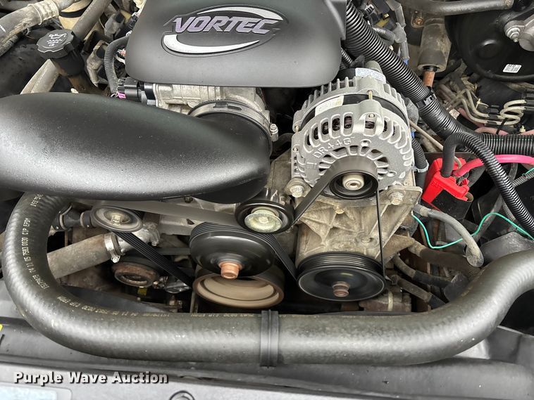 image for item EA4475 2005 GMC Sierra 1500 Crew Cab pickup truck