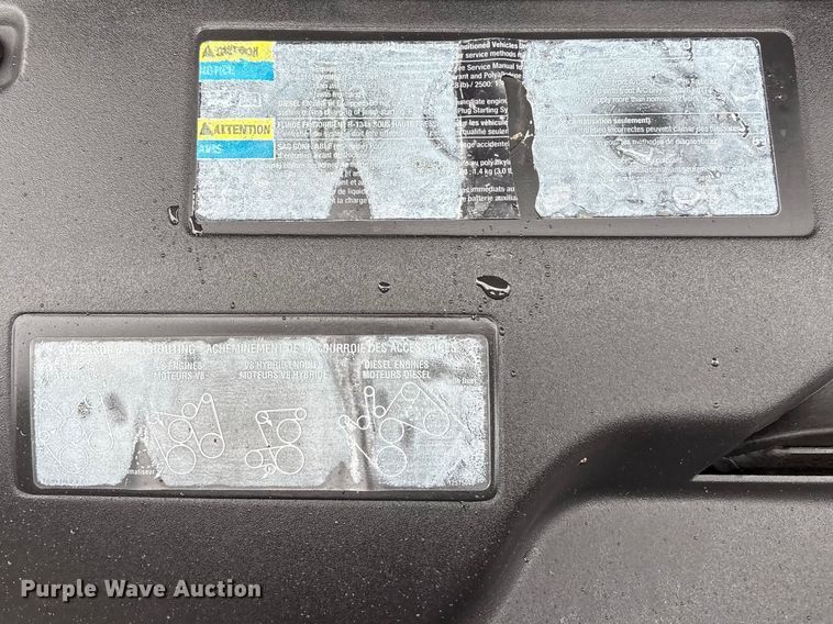 image for item EA4475 2005 GMC Sierra 1500 Crew Cab pickup truck