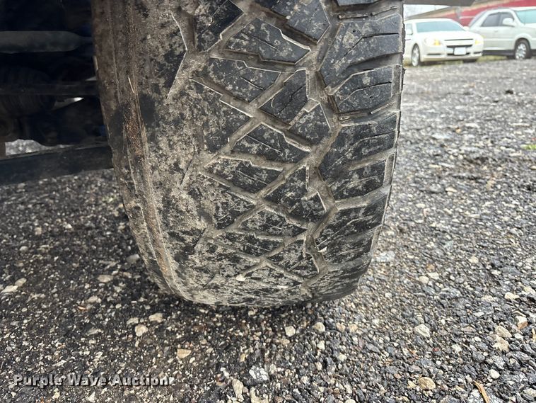 image for item EA4475 2005 GMC Sierra 1500 Crew Cab pickup truck