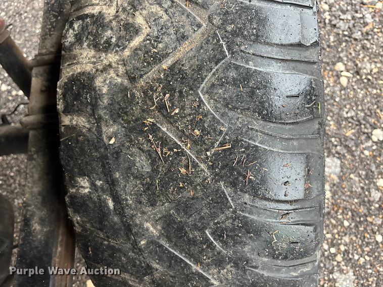 image for item EA4475 2005 GMC Sierra 1500 Crew Cab pickup truck