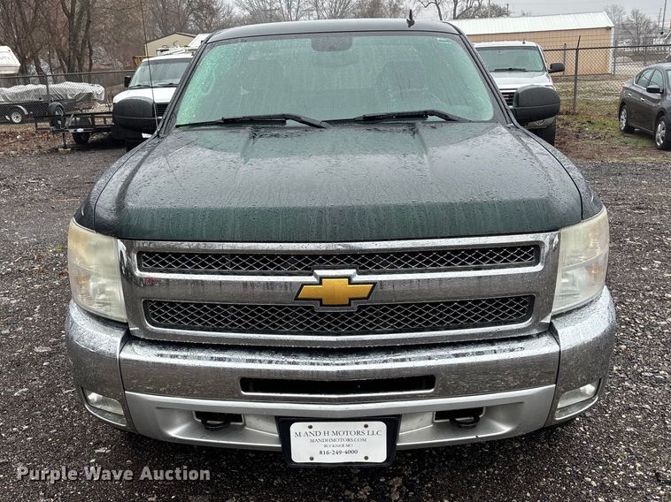 image for item EA4476 2013 Chevrolet Silverado 1500 Ext. Cab pickup truck