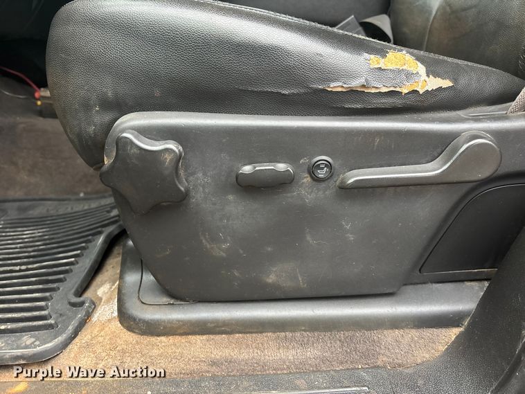 image for item EA4476 2013 Chevrolet Silverado 1500 Ext. Cab pickup truck