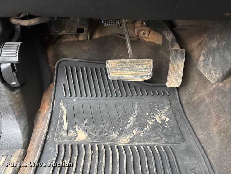 image for item EA4476 2013 Chevrolet Silverado 1500 Ext. Cab pickup truck