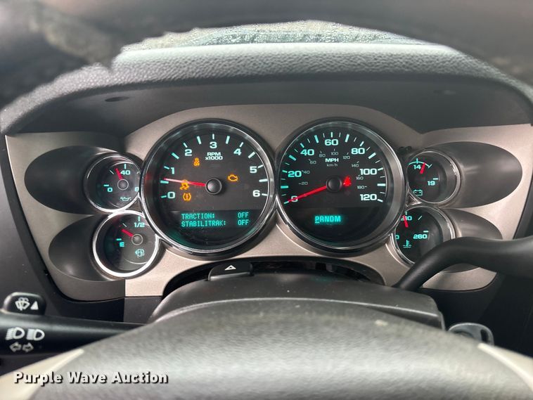 image for item EA4476 2013 Chevrolet Silverado 1500 Ext. Cab pickup truck