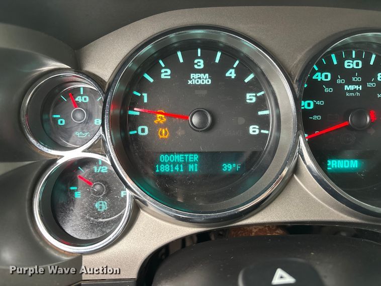 image for item EA4476 2013 Chevrolet Silverado 1500 Ext. Cab pickup truck