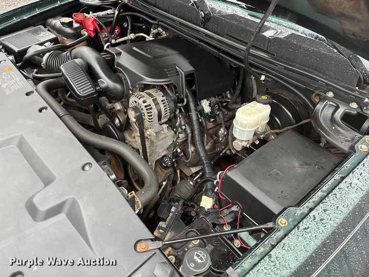 image for item EA4476 2013 Chevrolet Silverado 1500 Ext. Cab pickup truck