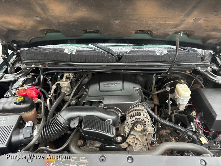 image for item EA4476 2013 Chevrolet Silverado 1500 Ext. Cab pickup truck