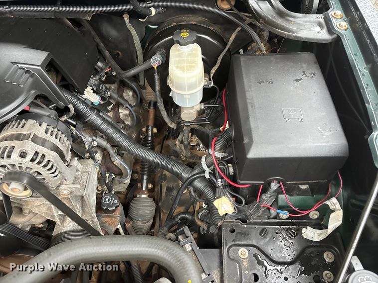 image for item EA4476 2013 Chevrolet Silverado 1500 Ext. Cab pickup truck