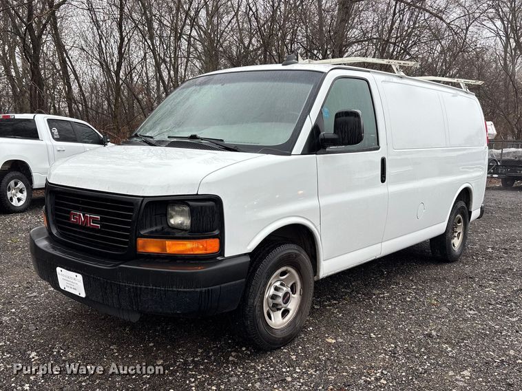 2016 GMC Savana G2500 van