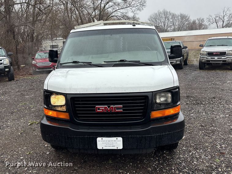 image for item EA4477 2016 GMC Savana G2500 van