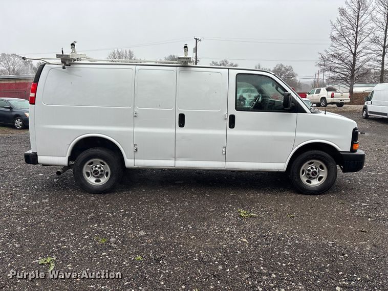 image for item EA4477 2016 GMC Savana G2500 van