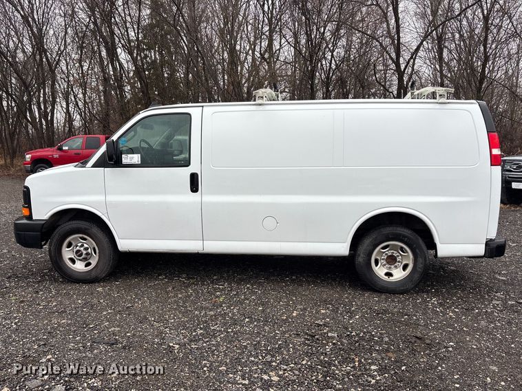 image for item EA4477 2016 GMC Savana G2500 van