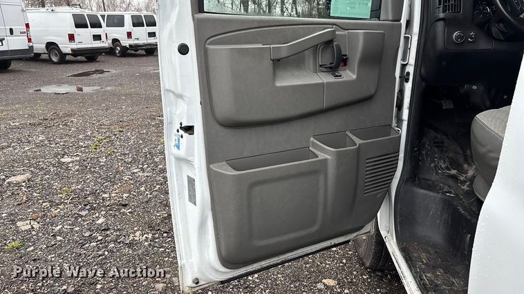 image for item EA4477 2016 GMC Savana G2500 van