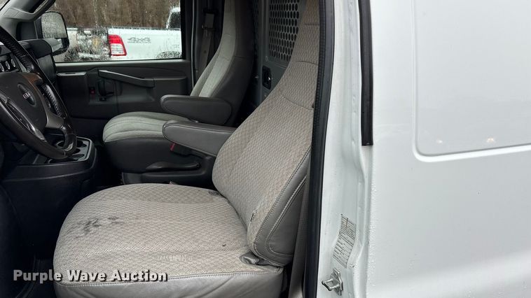 image for item EA4477 2016 GMC Savana G2500 van