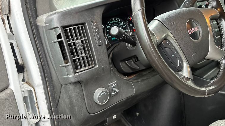 image for item EA4477 2016 GMC Savana G2500 van