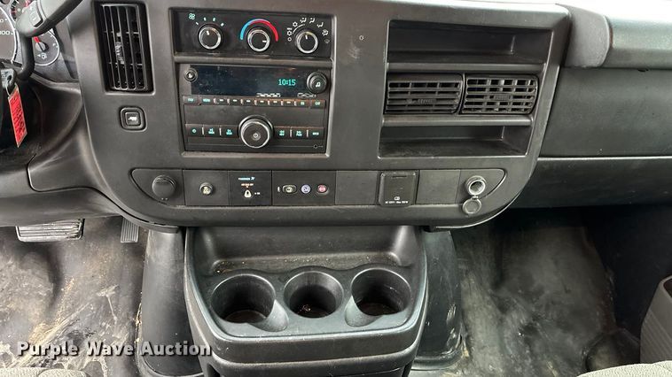 image for item EA4477 2016 GMC Savana G2500 van