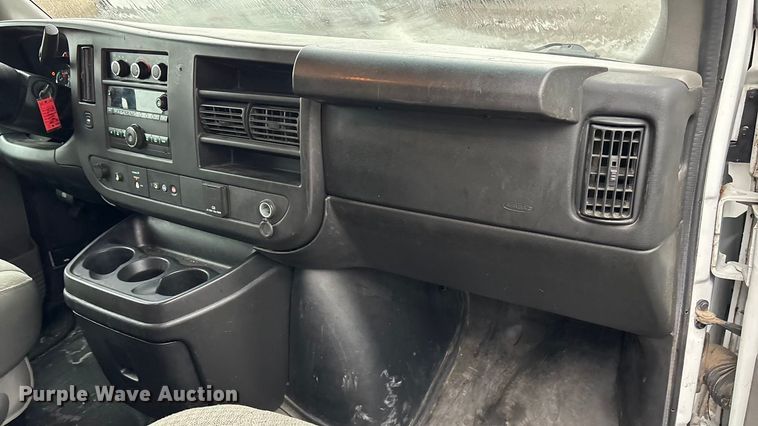 image for item EA4477 2016 GMC Savana G2500 van
