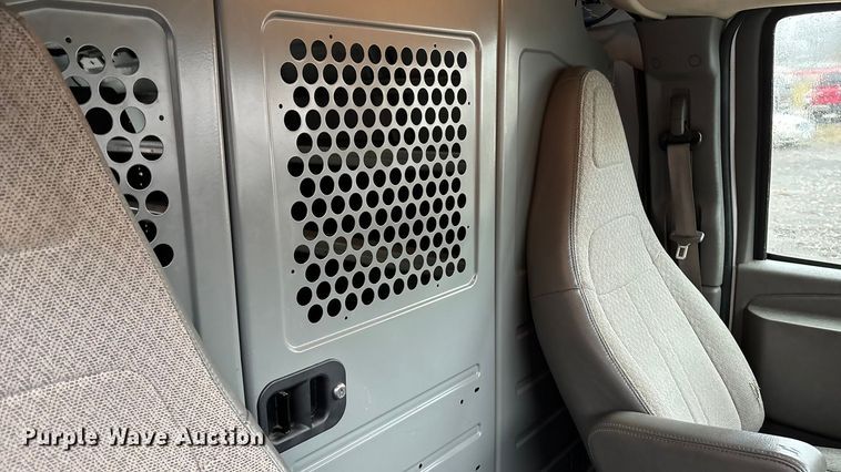image for item EA4477 2016 GMC Savana G2500 van