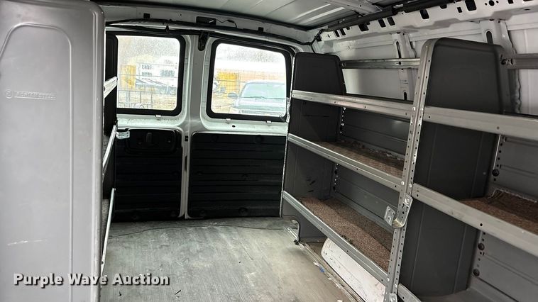 image for item EA4477 2016 GMC Savana G2500 van