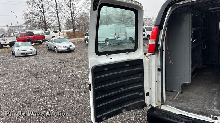 image for item EA4477 2016 GMC Savana G2500 van