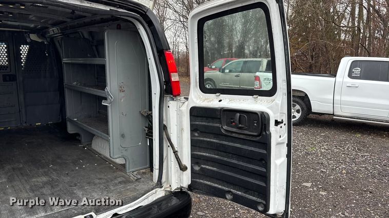image for item EA4477 2016 GMC Savana G2500 van