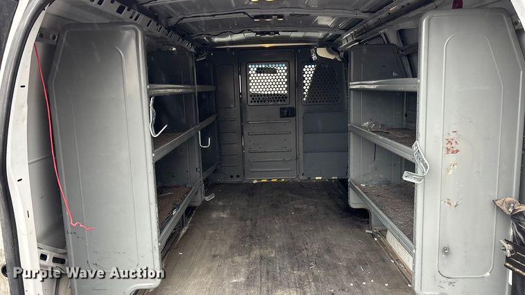 image for item EA4477 2016 GMC Savana G2500 van