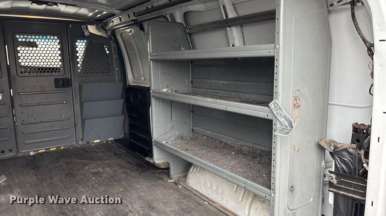 image for item EA4477 2016 GMC Savana G2500 van