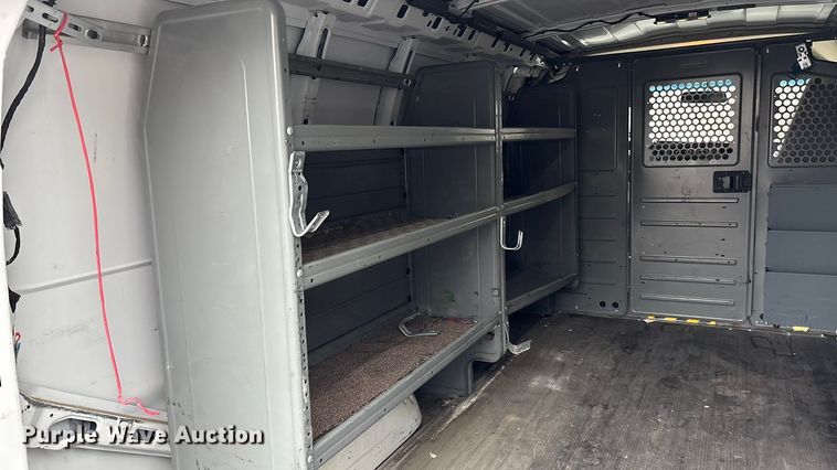 image for item EA4477 2016 GMC Savana G2500 van