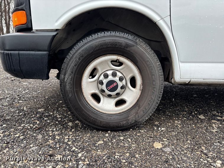 image for item EA4477 2016 GMC Savana G2500 van