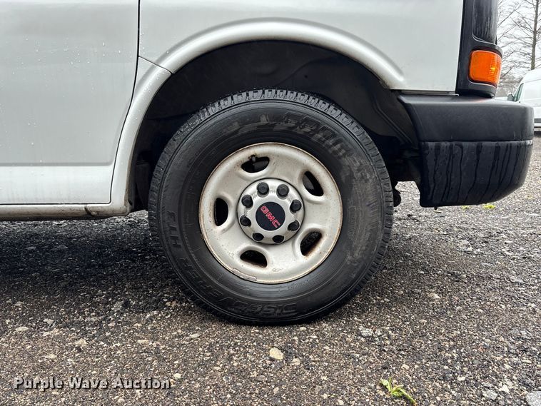 image for item EA4477 2016 GMC Savana G2500 van